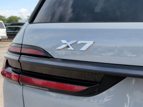Certified 2025 BMW X7 xDrive40i w/ Executive Package AWD/4WD image 12