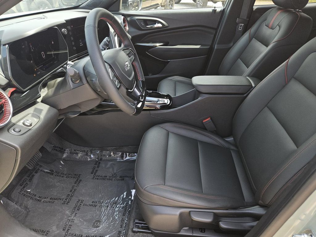 Used 2024 Chevrolet Trax RS w/ Sunroof Package FWD image 19
