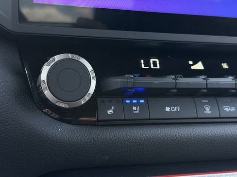Used 2025 Toyota Tundra TRD Pro AWD/4WD image 21