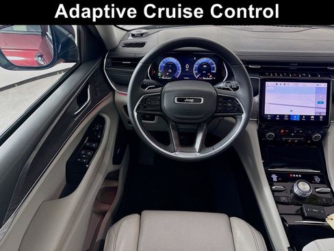 Used 2023 Jeep Grand Cherokee Overland w/ Luxury Tech Group IV AWD/4WD image 2