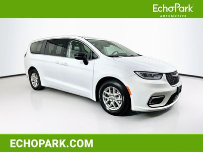 Used 2024 Chrysler Pacifica Touring-L