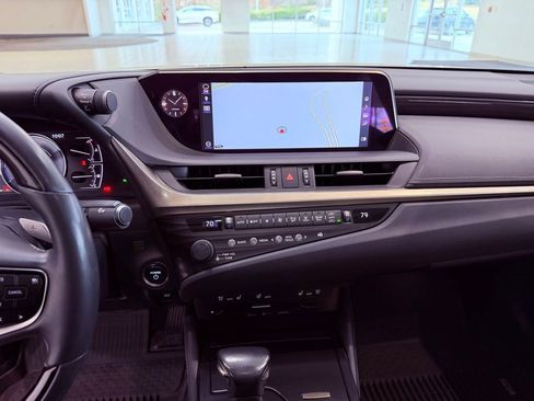 Certified 2020 Lexus ES 300h w/ Premium Package image 24