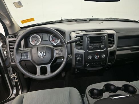 Used 2018 RAM 2500 Tradesman w/ Chrome Appearance Group image 15