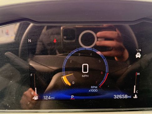 Used 2025 Chevrolet Trax LT image 21