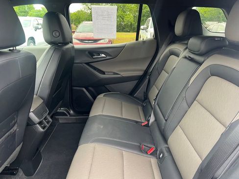 Used 2026 Chevrolet Equinox LT w/ Convenience Package II FWD image 5