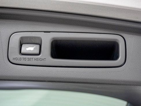 Used 2024 Honda CR-V EX-L image 10