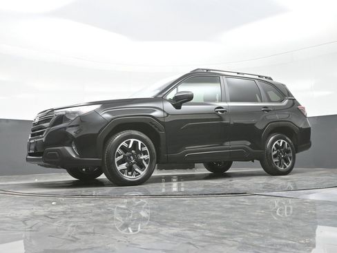 Used 2025 Subaru Forester Premium w/ Convenience Package #1 image 19