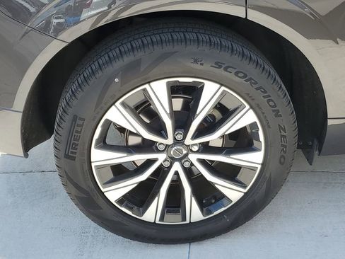 Certified 2023 Volvo XC60 B5 Core w/ Climate Package image 6