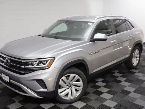 Used 2020 Volkswagen Atlas Cross Sport SE image 2