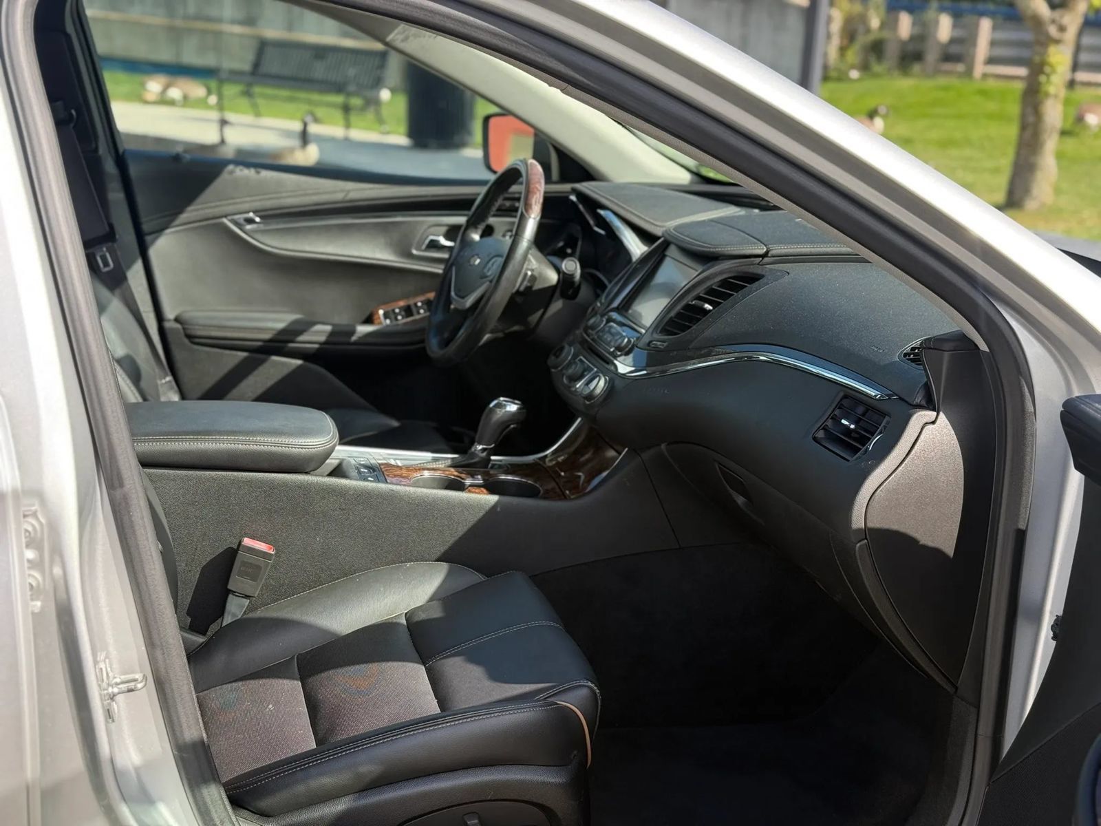 Used 2014 Chevrolet Impala LTZ FWD image 17