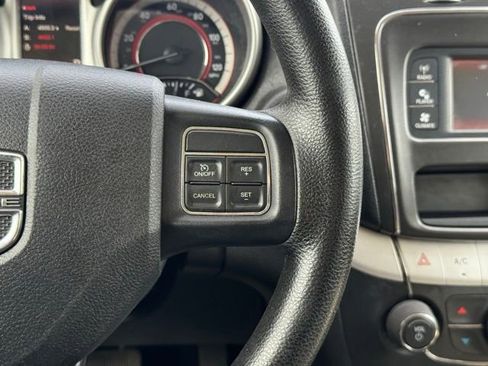 Used 2017 Dodge Journey SXT w/ Comfort/Convenience Group FWD image 24