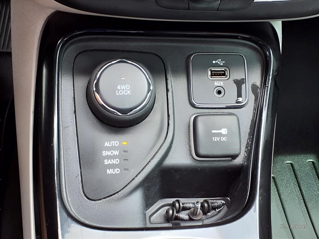 Used 2018 Jeep Compass Limited w/ Navigation Group AWD/4WD image 11