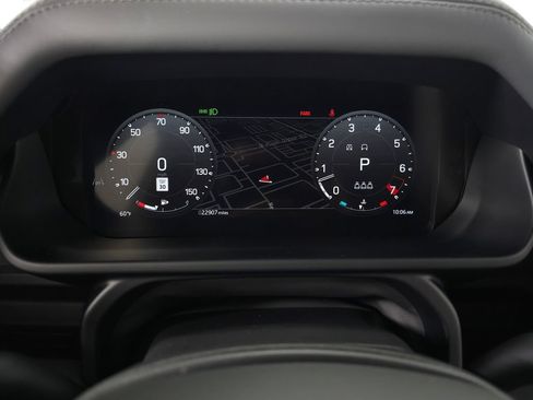 Used 2025 Land Rover Defender 110 X-Dynamic SE AWD/4WD image 21
