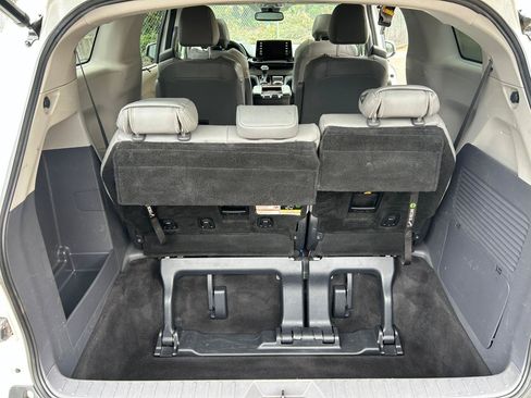 Used 2021 Toyota Sienna XLE AWD/4WD image 18