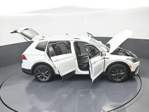 Used 2023 Volkswagen Tiguan SE image 69