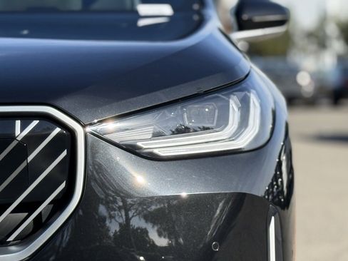 Used 2025 BMW X3 xDrive30i w/ Premium Package image 13