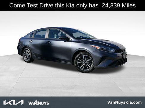 Used 2023 Kia Forte LXS image 1