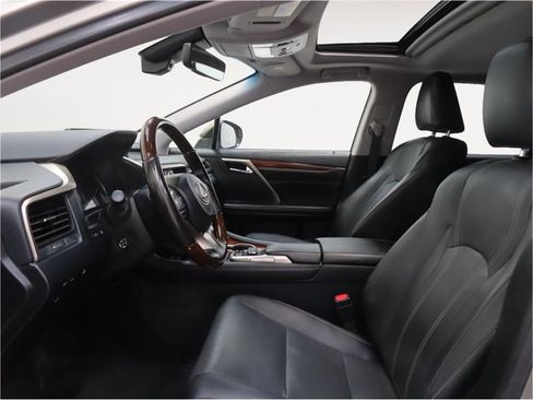 Used 2018 Lexus RX 450hL Luxury image 9