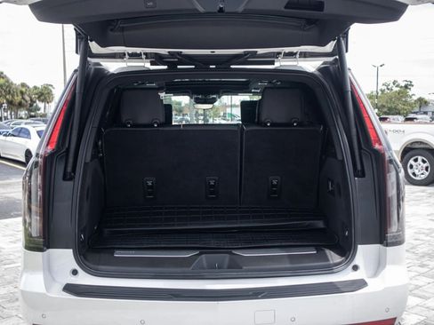 Used 2023 Cadillac Escalade Sport Platinum RWD image 8