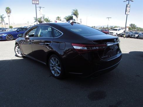 Used 2014 Toyota Avalon Limited w/ Technology Package FWD image 5