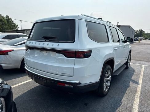 Used 2022 Jeep Wagoneer Series I w/ Premium Group I AWD/4WD image 2