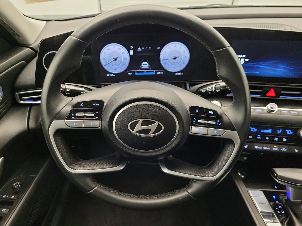 Used 2025 Hyundai Elantra Limited FWD image 22