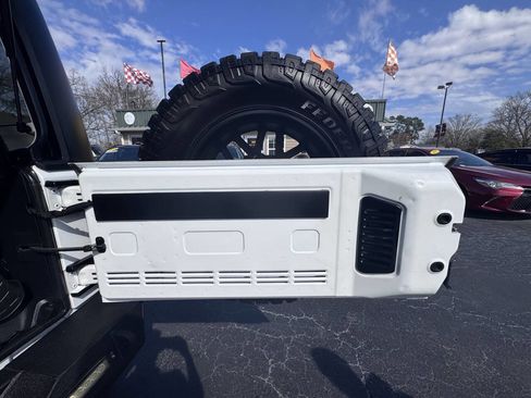 Used 2016 Jeep Wrangler Unlimited Sport w/ Connectivity Group image 35