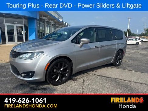 Used 2019 Chrysler Pacifica Touring Plus w/ S Appearance Package FWD image 2