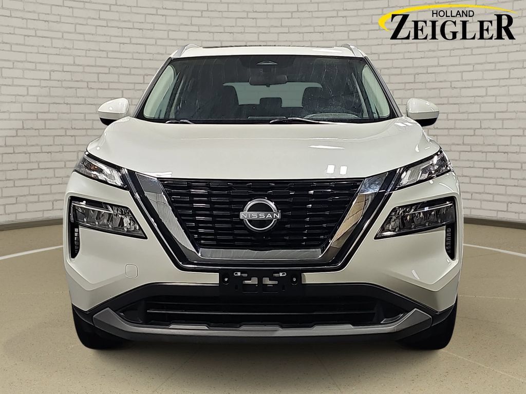 Certified 2023 Nissan Rogue SV w/ SV Premium B Package AWD/4WD image 2