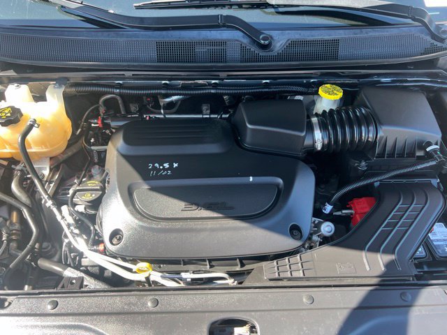 Used 2020 Chrysler Pacifica Touring-L FWD image 32