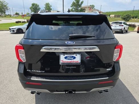 Certified 2020 Ford Explorer Platinum w/ Premium Technology Package AWD/4WD image 4