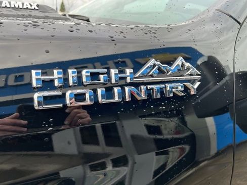 Used 2022 Chevrolet Silverado 3500 High Country image 14