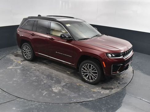 New 2026 Jeep Grand Cherokee Summit image 40