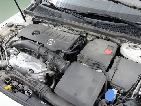 Used 2020 Mercedes-Benz CLA 250 image 34