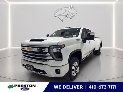 Used 2025 Chevrolet Silverado 3500 High Country w/ High Country Premium Package AWD/4WD image 1