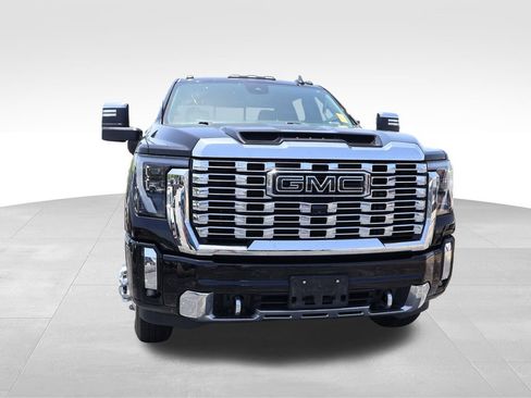 Used 2024 GMC Sierra 3500 Denali w/ Denali Reserve Package AWD/4WD image 12