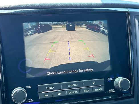 Used 2024 Nissan Titan SV w/ SV Convenience Package image 15