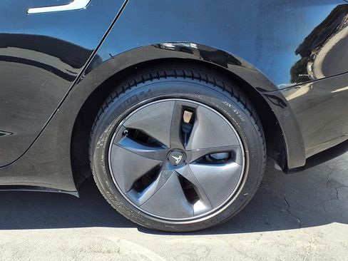 Used 2020 Tesla Model 3 Standard Range Plus image 5