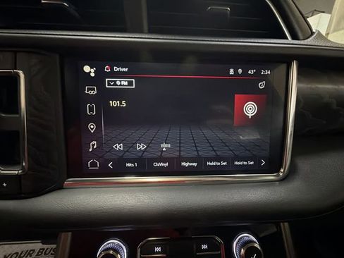 Used 2022 GMC Yukon XL Denali image 16