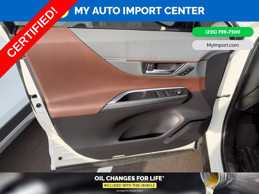 Used 2022 Toyota Venza Limited AWD/4WD image 10