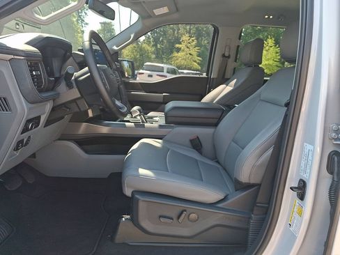 Used 2025 Ford F150 Lightning Flash AWD/4WD image 13