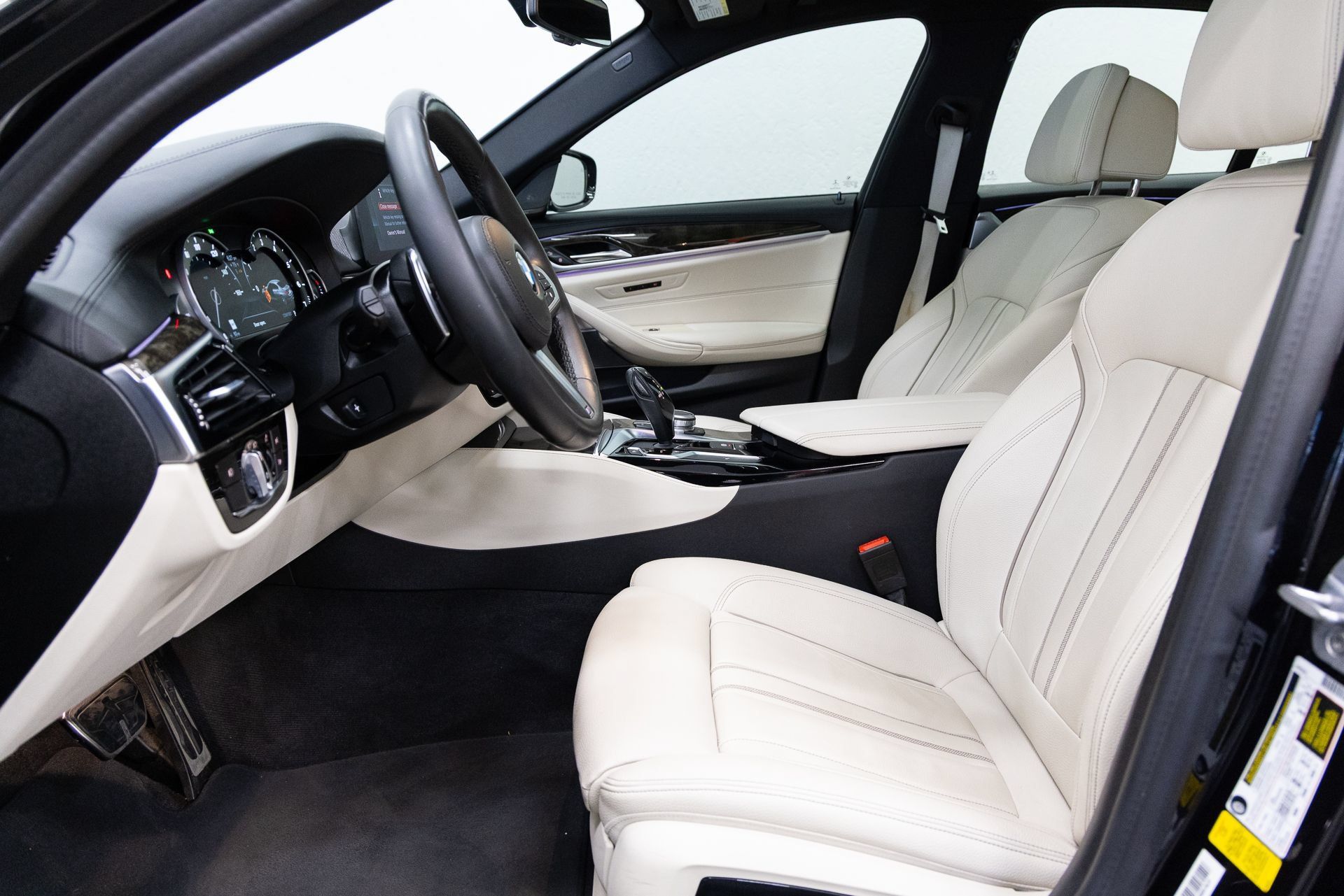 Used 2019 BMW 540i w/ M Sport Package RWD image 7