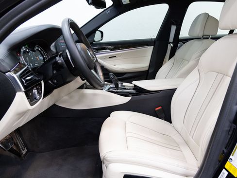 Used 2019 BMW 540i w/ M Sport Package RWD image 7