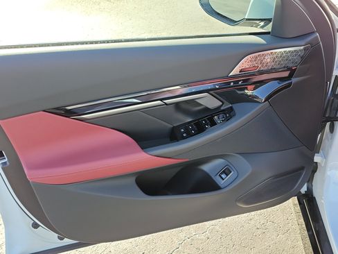 New 2026 BMW 550e xDrive w/ Executive Package image 13