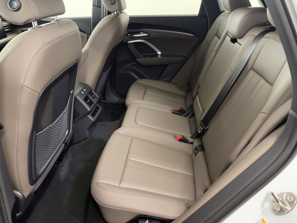 Used 2025 Audi Q5 Premium w/ Convenience Package AWD/4WD image 25