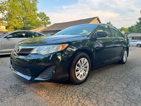 Used 2014 Toyota Camry FWD image 1
