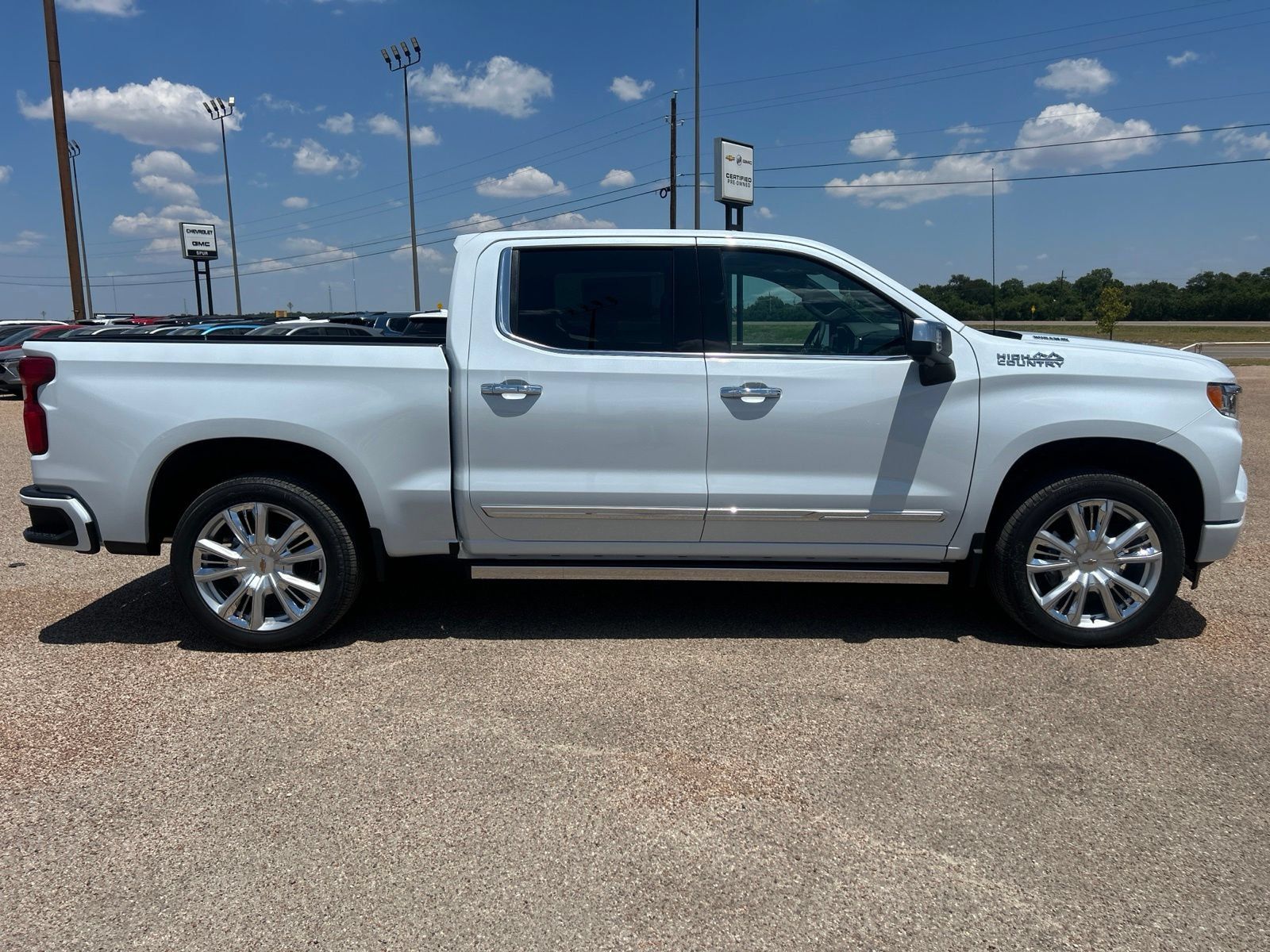 New 2026 Chevrolet Silverado 1500 High Country w/ High Country Premium Package AWD/4WD image 7