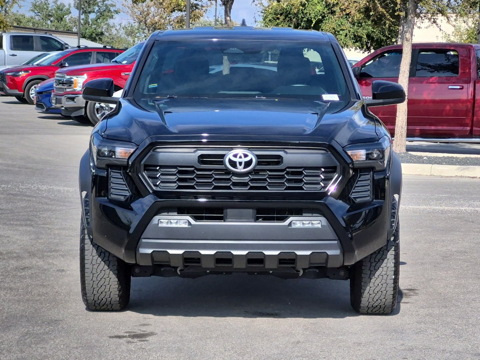 Certified 2025 Toyota Tacoma TRD Off-Road AWD/4WD image 8