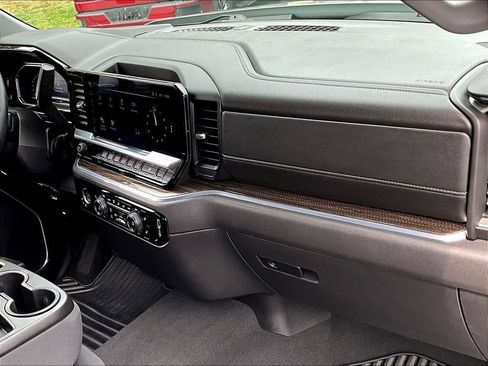 Used 2024 Chevrolet Silverado 1500 LT AWD/4WD image 21