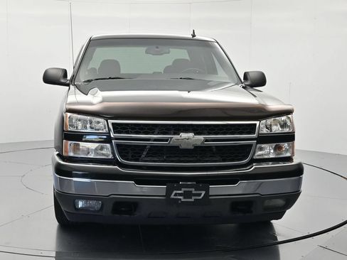 Used 2007 Chevrolet Silverado 1500 LT w/ Extended Cab Value Package RWD image 2